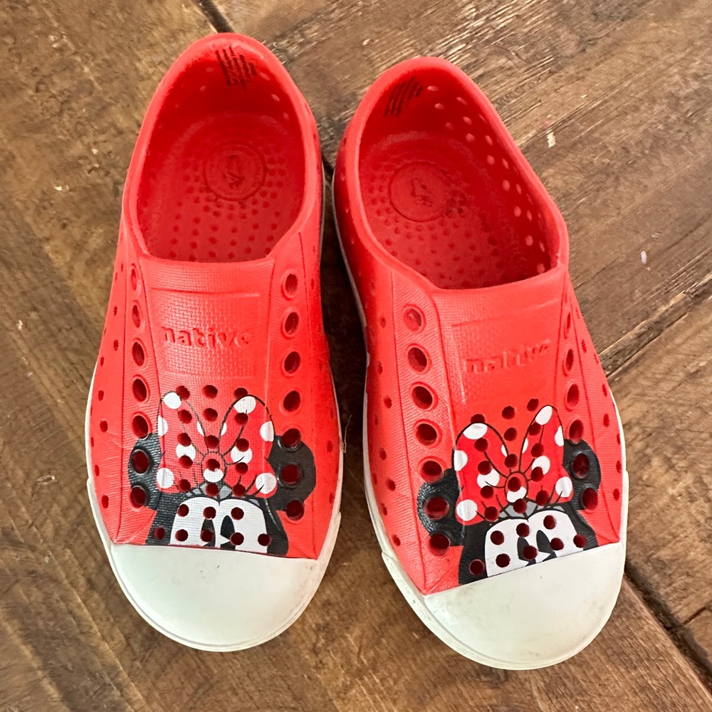 Native Jefferson Minnie Mouse Toddler Slide On.